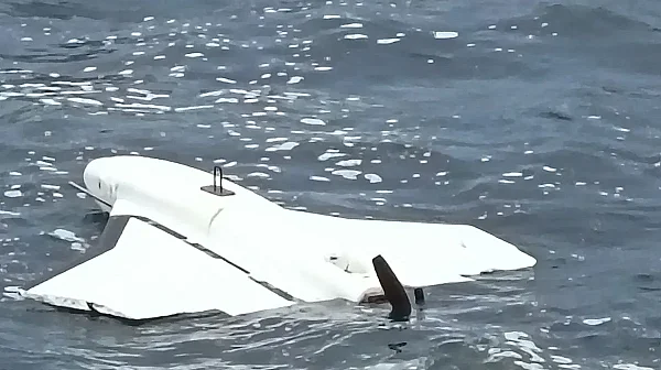 Морските ни сили обезвредиха дрон и части от дрон в Черно море