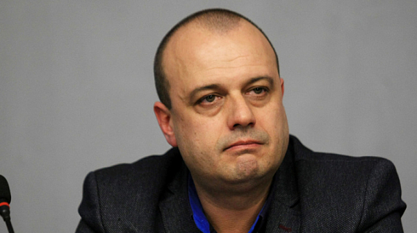 Министър Проданов: Ще настоявам щабът да реши до края на седмицата къде ще бъдат настанени бежанците