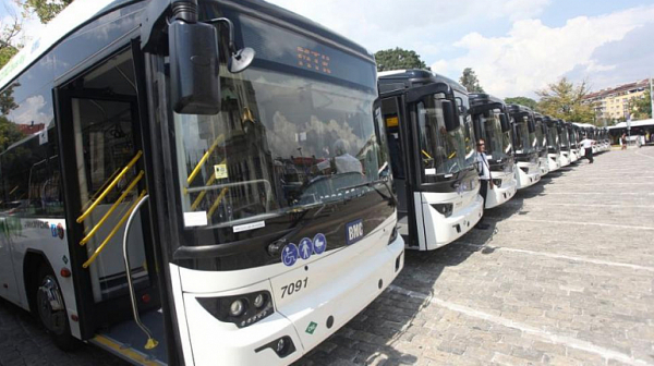 Парализира се градският транспорт в Перник, Ямбол и област Хасково