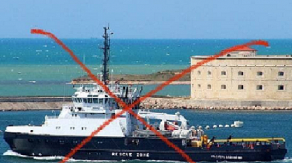 Укранската армия удари с ракети ”Харпун” огромен руски кораб с оръжие, боеприпаси и военни