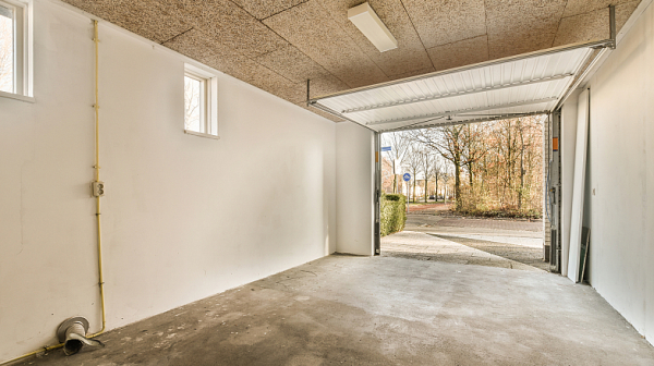 Новите зони за паркиране влияят върху цените на гаражи и паркоместа в София