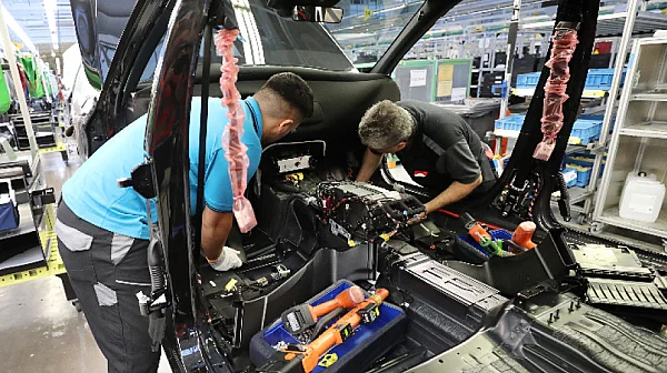 Поредна компания затваря врати: Трусове в автомобилната ни индустрия