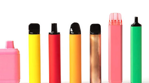 Вейповете и ракът: Ново изследване поставя под съмнение безопасността им