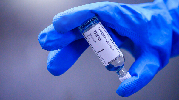 До края на деня: Близо половин милион ще са ваксинирани срещу COVID-19 в Англия