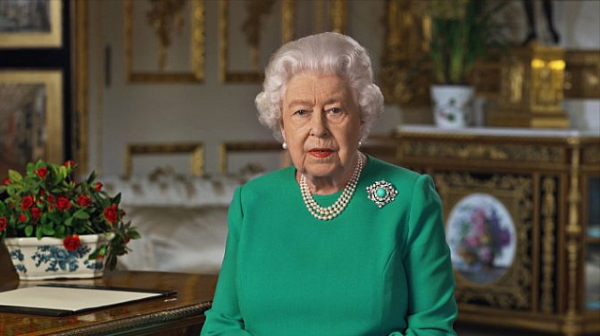 Кралица Елизабет II се отказа от топовните гърмежи за рождения си ден