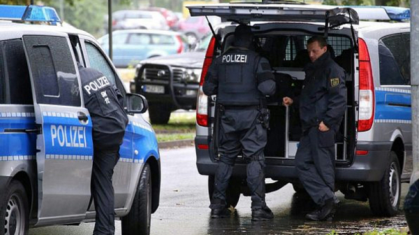 Германската полиция закопча двама тийнейджъри заради планиране на терористична атака