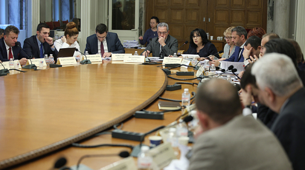 Бюджетната комисия обсъжда на второ четене данъчните закони