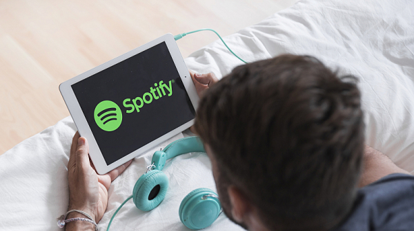 Spotify няма да забранява музика, създадена от изкуствен интелект
