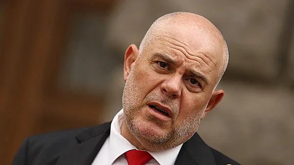 От бухалка до жертва: Гешев изпълзя в ефир с нови съчинения за предателите и кукловодите