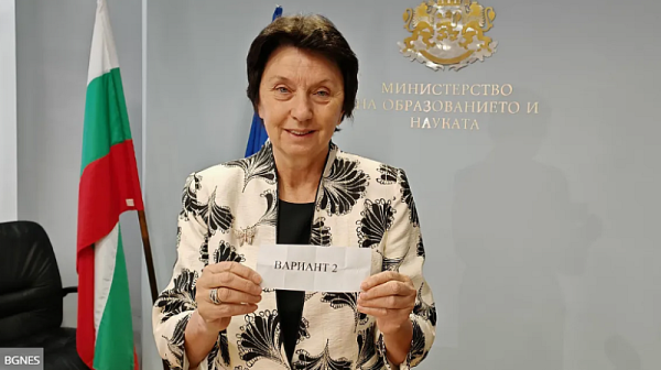 Английският – най-предпочитан за втора матура, 48 000 ученици пред изпитна зала днес