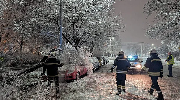 Осем села в Смолянско продължават да бедстват, в Бургаско ситуацията се нормализира