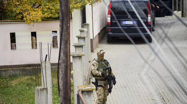 Полицията в Сараево на крак заради сигнали за бомби в училища