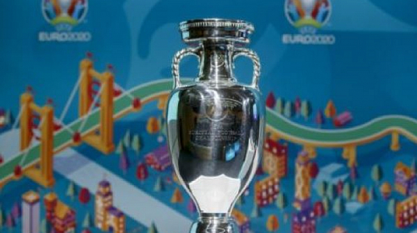 УЕФА обмисля да премести европейското първенство в само една държава