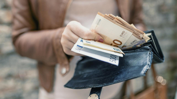 Българската икономика на пътя към еврото: Ръст от 3.1% сигнализира силен старт на 2025 г.