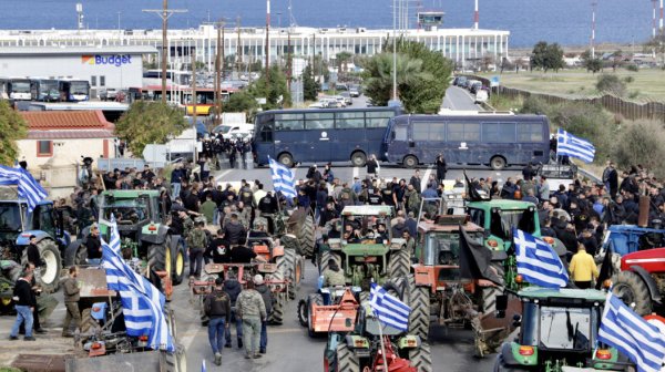 Протестите на гръцките фермери блокираха и границата ни с Турция