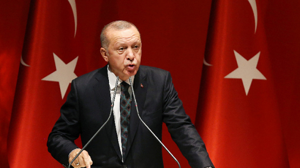 Ердоган раздава пари и помощи в навечерието на президентските избори