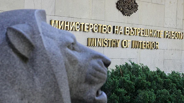 Министър Дечев сменя шефовете на Националната полиция, жандармерията и директори