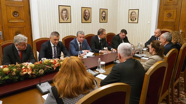 Президентът прие БСП за консултации – разговор за машинното гласуване, цените, спекулата, бюджета