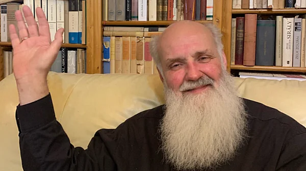 От съюзници до врагове: Пасторът, който се превърна в проблем за Орбан