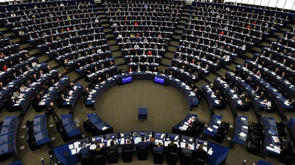 Официално! Европейският парламент слага край на бензиновите и дизеловите автомобили