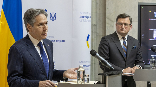От Киев Блинкен обяви допълнителни 2 млрд. долара военна помощ за Украйна