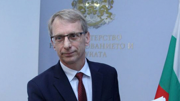Министър Денков ще откаже на президента Радев да влезе в служебния кабинет