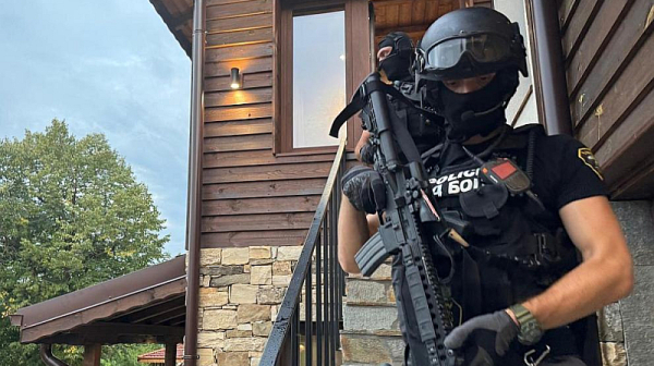 Разбиха канал за контрабанда на китайски стоки