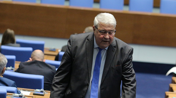Скандал в парламента: Гърневски нарече Гьоков дебил, БСП напусна залата