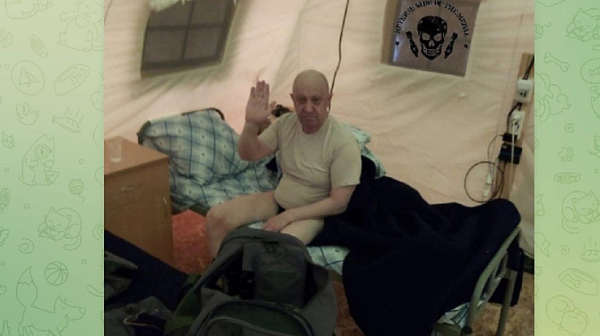 Снимка на Пригожин в палатка се появи в руските канали в Telegram