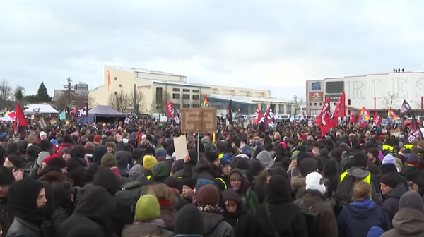 Хиляди протестираха срещу крайнодесните в Германия, блокираха партийно събрание /видео/