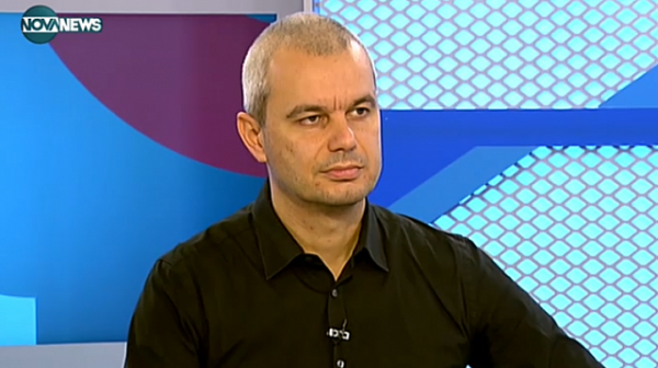Костадинов плаши с нахлуване на 127 хиляди души в парламента