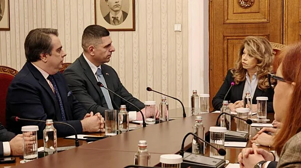 Консултации за служебен премиер: Лукойл, КЕВР и болниците във фокуса на ПП-ДБ