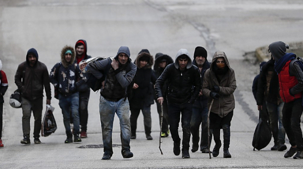 Заловиха 50 нелегални мигранти на границата с Турция