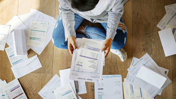 Предлагат нова процедура за отписване по давност на сметки за парно, ток и вода