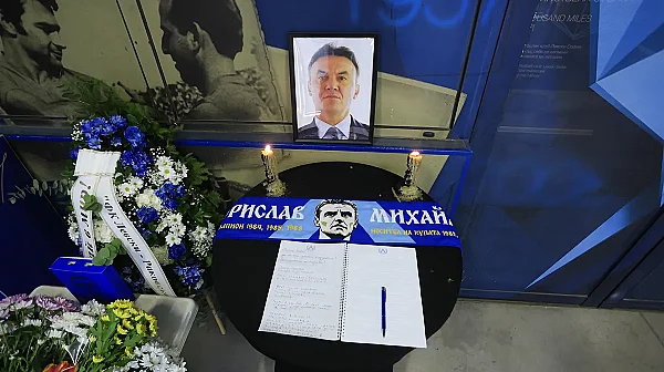 България се сбогува с Борислав Михайлов
