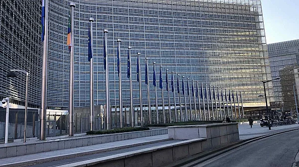 Брюксел ни погна заради директивата за критичните индустрии