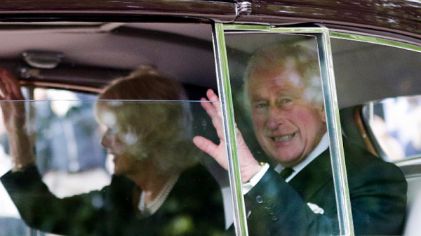 Крал Чарлз III прие съболезнования от депутатите в двете камари на английския парламент