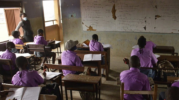 Над 120 изчезнали деца след въоръжено нападение в училище в Нигерия