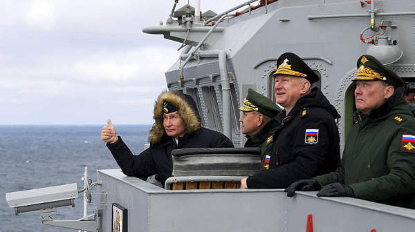 Заслужавате разстрел! – крещял Путин на генералите си. Ако удари Киев, може  да бъде ударена и Москва