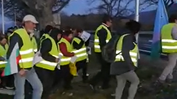 Протест на жителите на наводнените села в Карловско