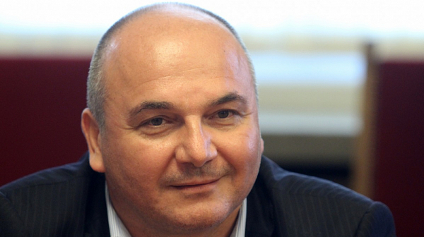 Любомир Дацов: Плащали сме заплата на здравен министър без да го заслужава