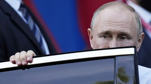 Колко са готови да платят руските олигарси за убийството на Путин?