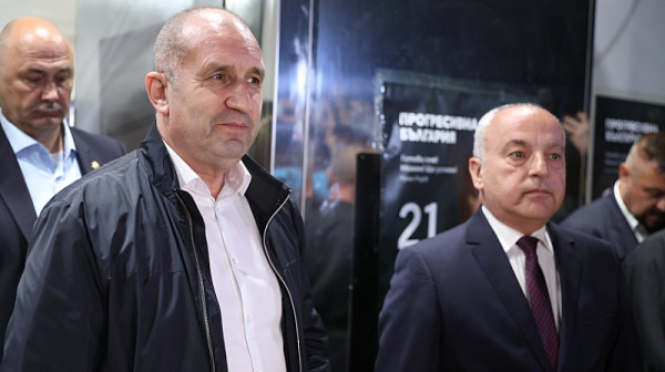 Вълната на победата: Не бъркайте Радев с Костов. Запад или Изток?