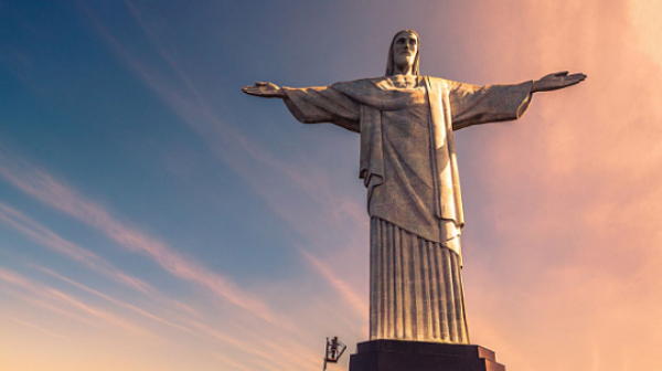 За 3 март статуята на Христос в Рио де Жанейро светва в цветовете на националния флаг