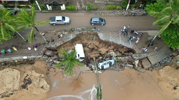 Десетки жертви след наводнения в Бразилия. Отмениха карнавала в Сао Пауло