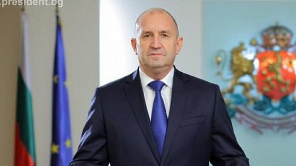 Румен Радев обмисля оставка в понеделник, за да участва в изборите?