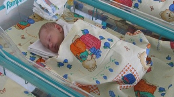 Четири здрави бебета са проплакали в Токуда, докато била затворена