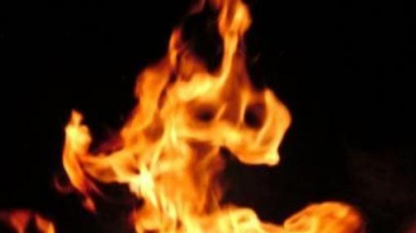 Блок се запали в Бургас, евакуират живущите