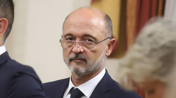 Меджидиев изгони директора на болницата за рехабилитация в Котел