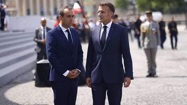 Френският премиер подаде оставка